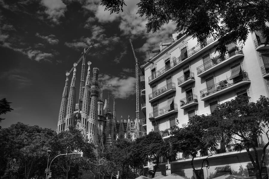 Barcelona - Sagrada Familia 001 BW Photograph by Lance Vaughn