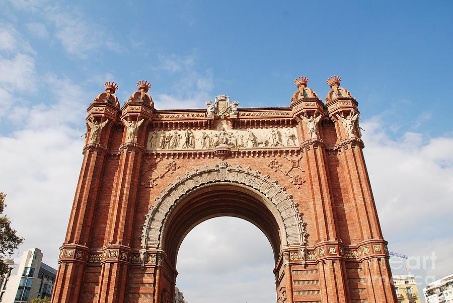 Barcelonas Arc de Triomf Photograph by David Fowler