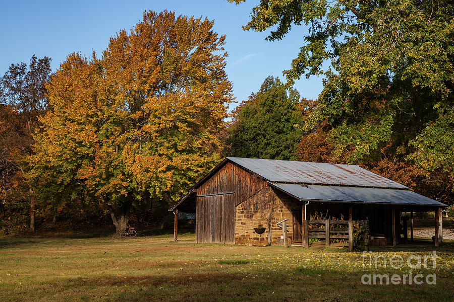 Barn and Fall Trees Photograph by George Lehmann