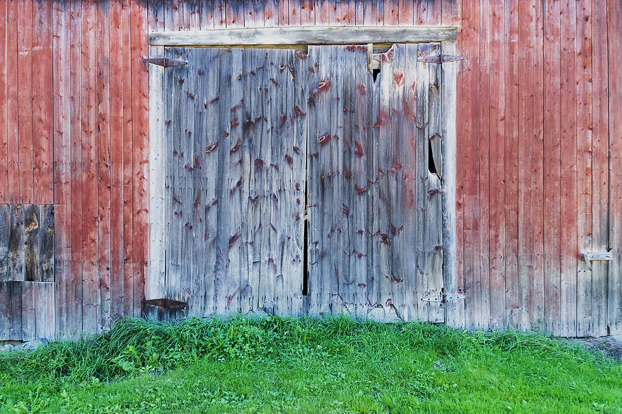 Barn Door Photograph by Tom Singleton