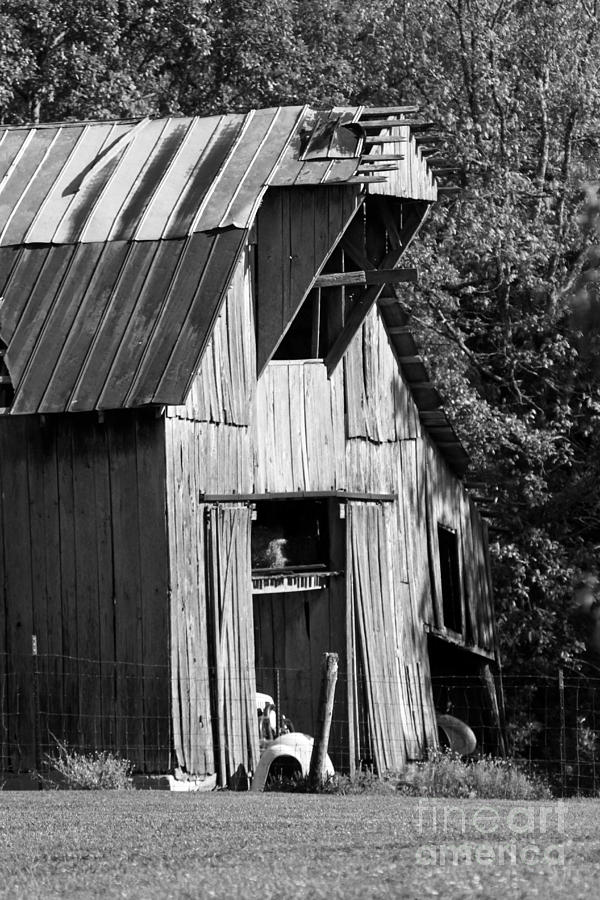 Barn Photograph - Barn in TN no 2 by Dwight Cook