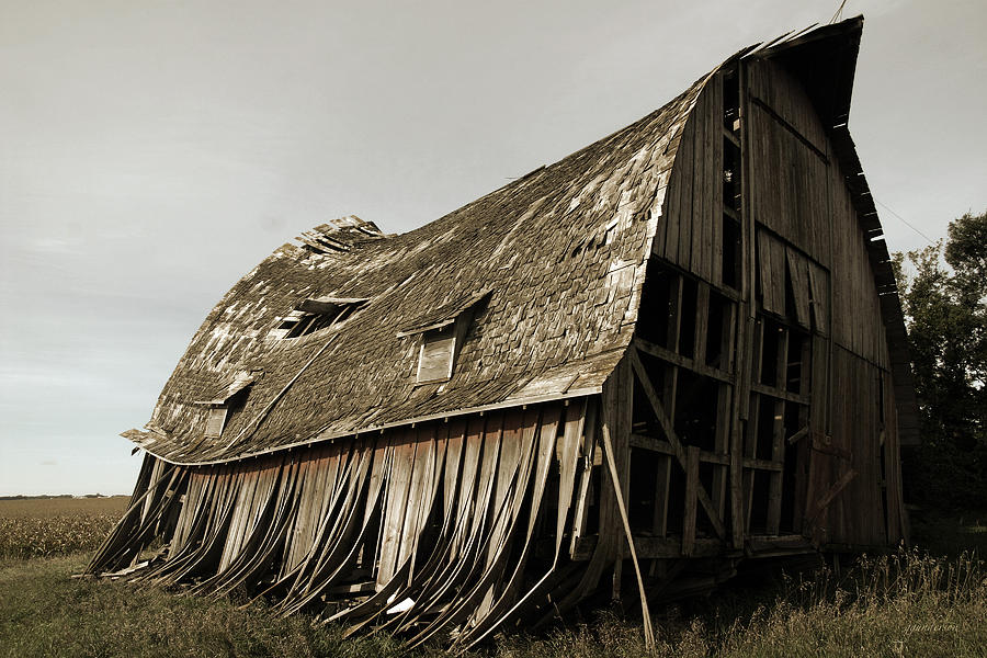 Barn on the Move Photograph by Gary Gunderson