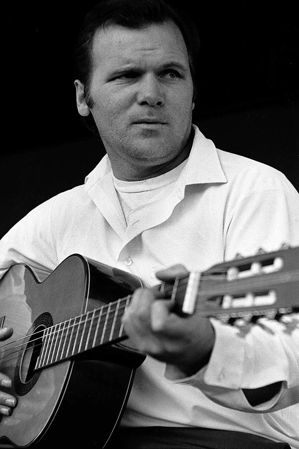 Barry Sadler with guitar 3 Tucson Arizona 1971 Photograph by David Lee Guss