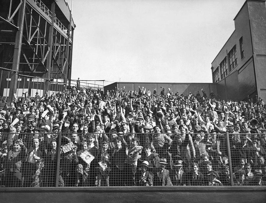 Women's Baseball Team Photograph by Underwood Archives - Fine Art America