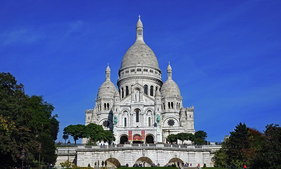 Basilica du Sacre-Coeur de Montmartre In Paris, France Photograph by Rick Rosenshein