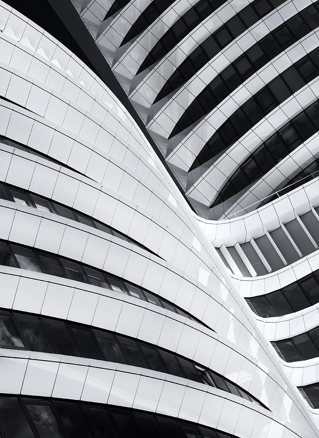 Architecture Photograph - Battle Of The Curves by Jeroen Van De Wiel