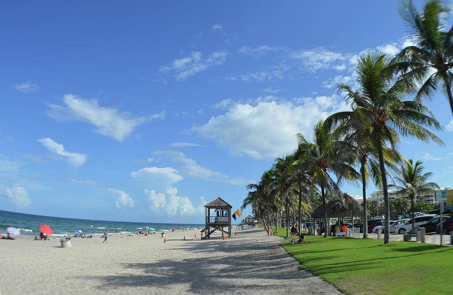 Beach Photograph by Juan Trujillo | Fine Art America