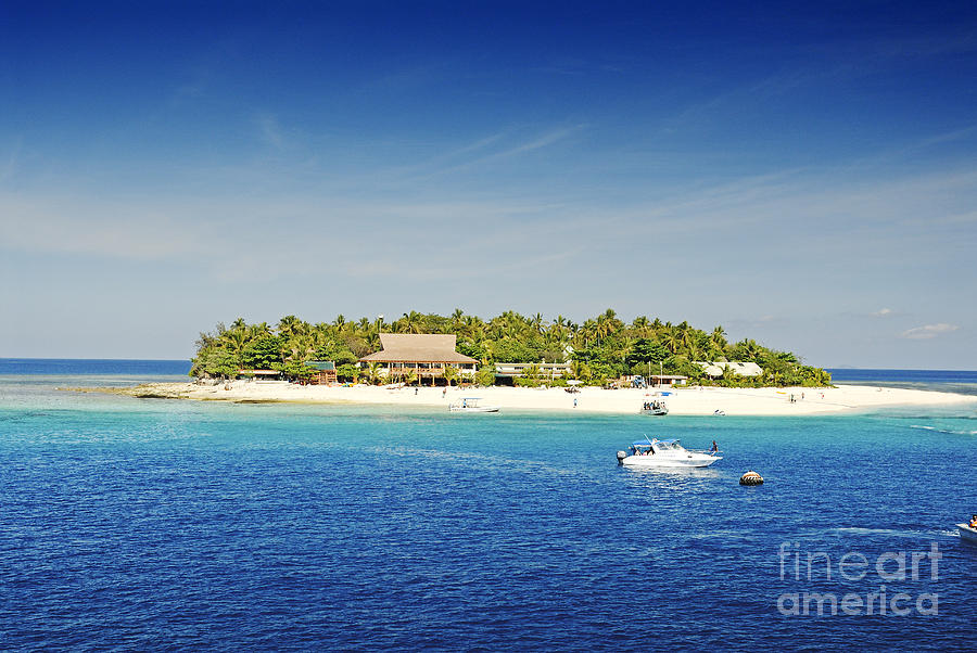 Beachcomber Island Photograph by Himani - Printscapes