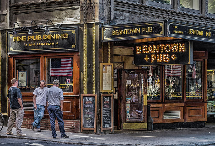 Beantown Pub Photograph by Darryl Brooks