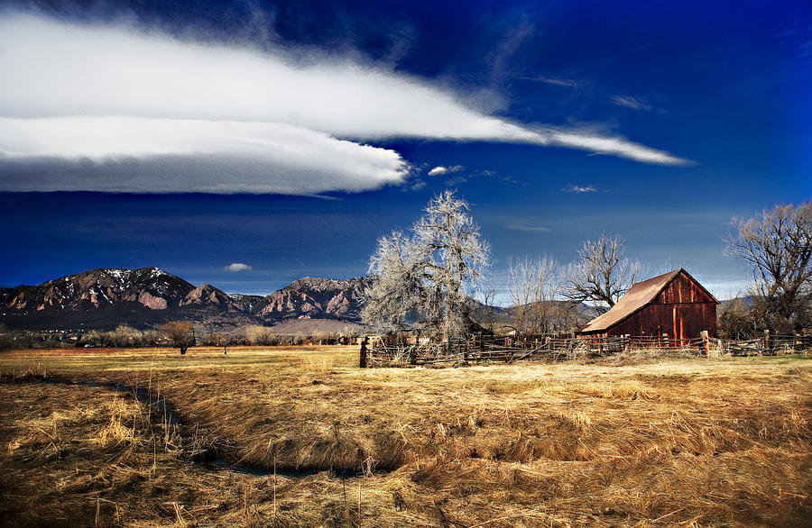 Barn Photograph - Beautiful Colorado by Marilyn Hunt