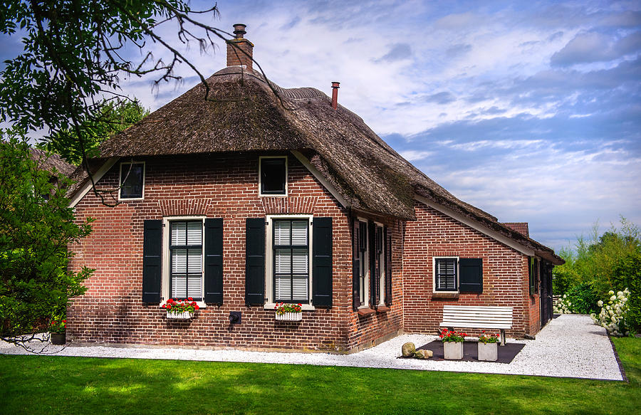 Beautiful Cottage in Giethoorn Photograph by Jenny Rainbow