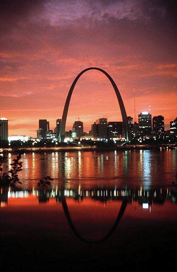 New 8x10 Photo: Gateway to the West- Saint Louis Arch at Dusk, Missouri