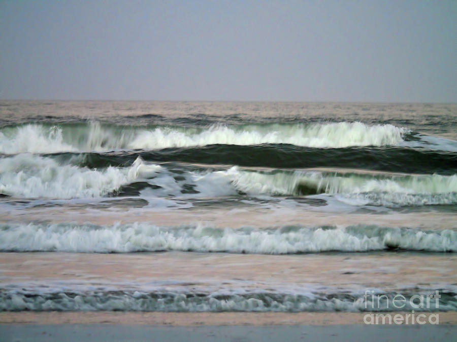 Beautiful Waves At New Smyrna Photograph by D Hackett