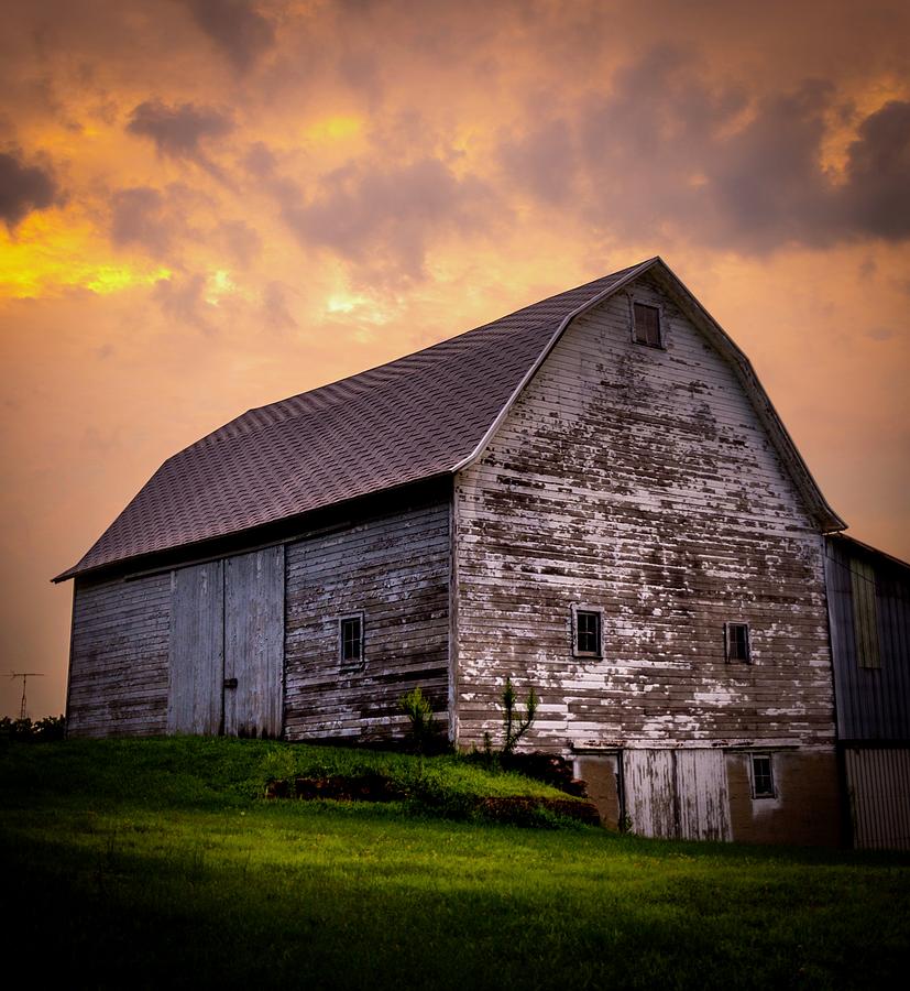 Beautiful White Barn Photograph By Molly Pate - Fine Art America