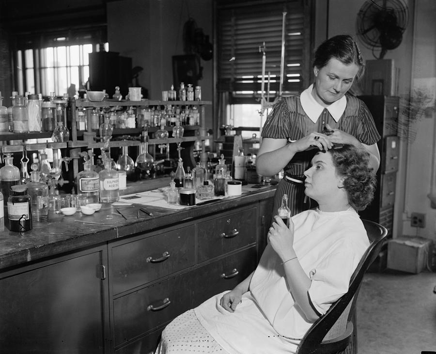 Beauty Parlor, 1937 Photograph by Granger