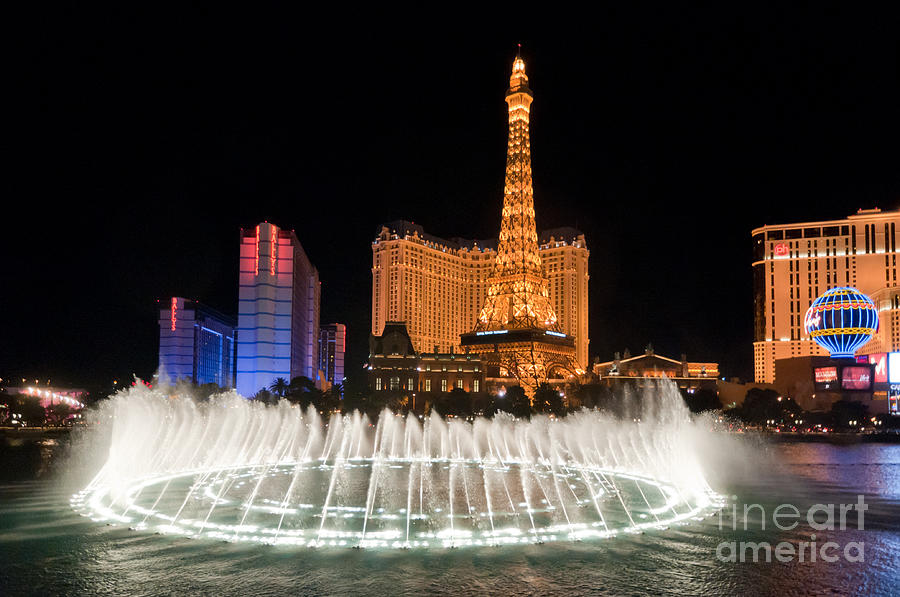 Las Vegas Photograph - Bellagio Fountains Night 1 by Andy Smy