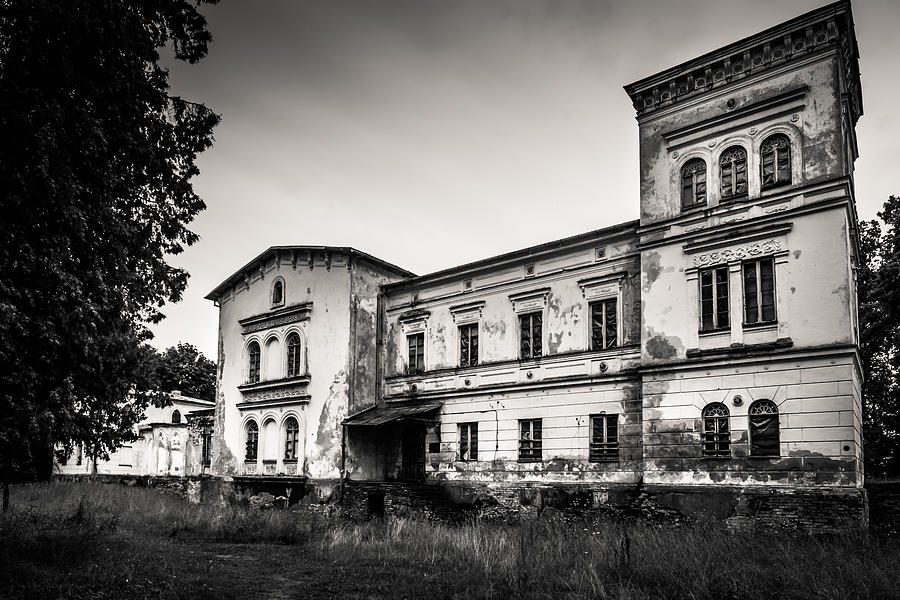 Belvedere Mansion, Lithuania Photograph by Laimis Urbonas