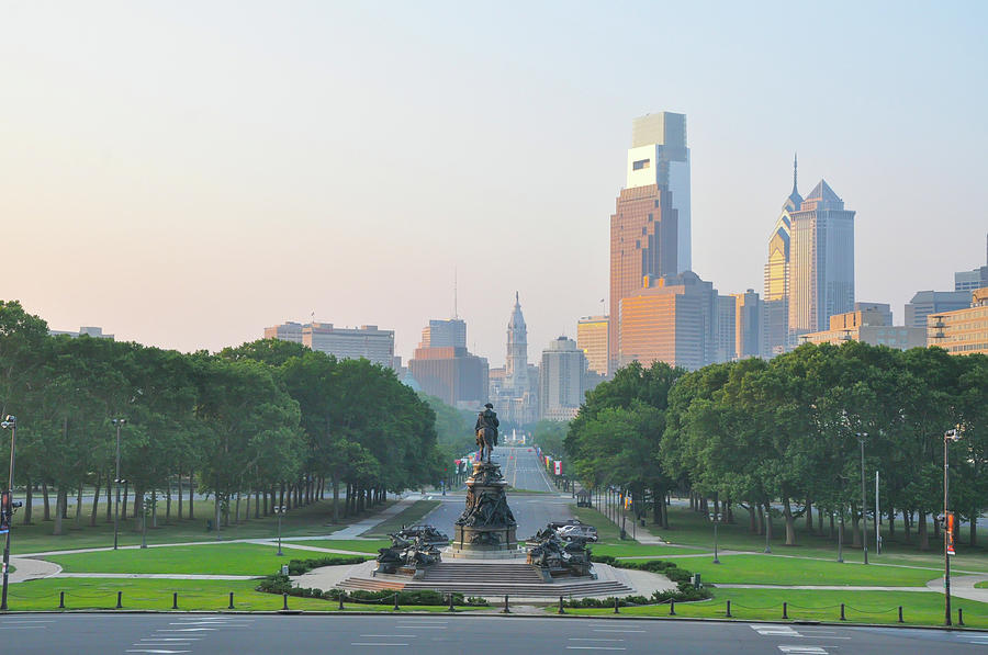 Benjamin Franklin Parkway - Philly Photograph by Bill Cannon