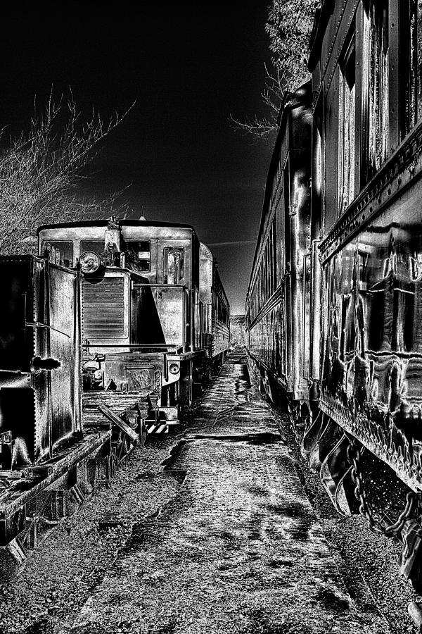 Black And White Photograph - Between the Trains by David Patterson