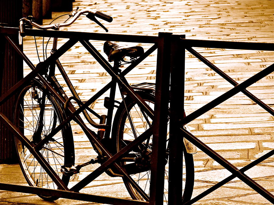 Bicyclette Photograph by Ira Shander