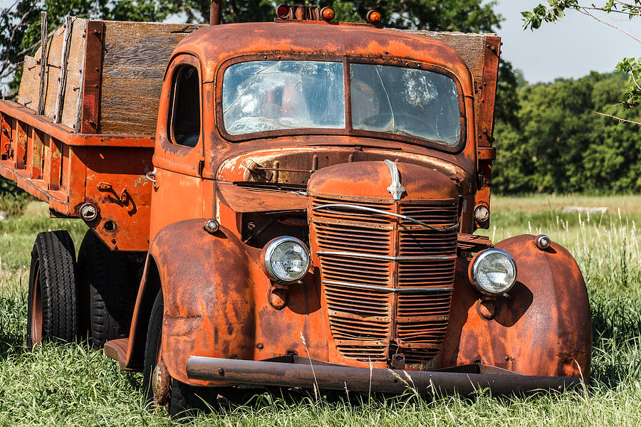 Big Red International Truck Photograph by Steven Bateson