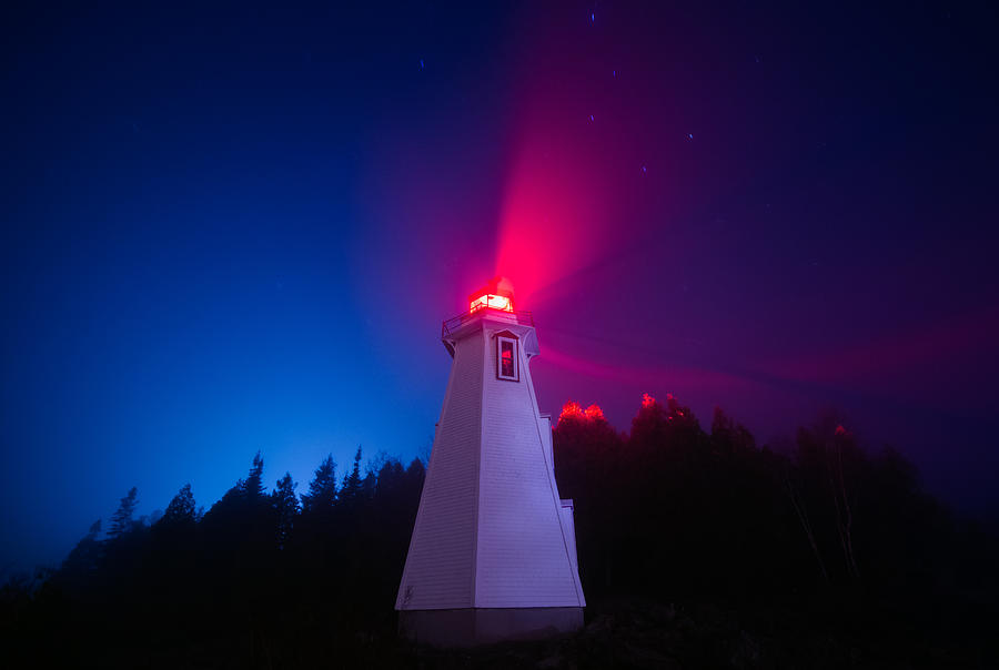 Big Tub Lighthouse In The Fog Photograph