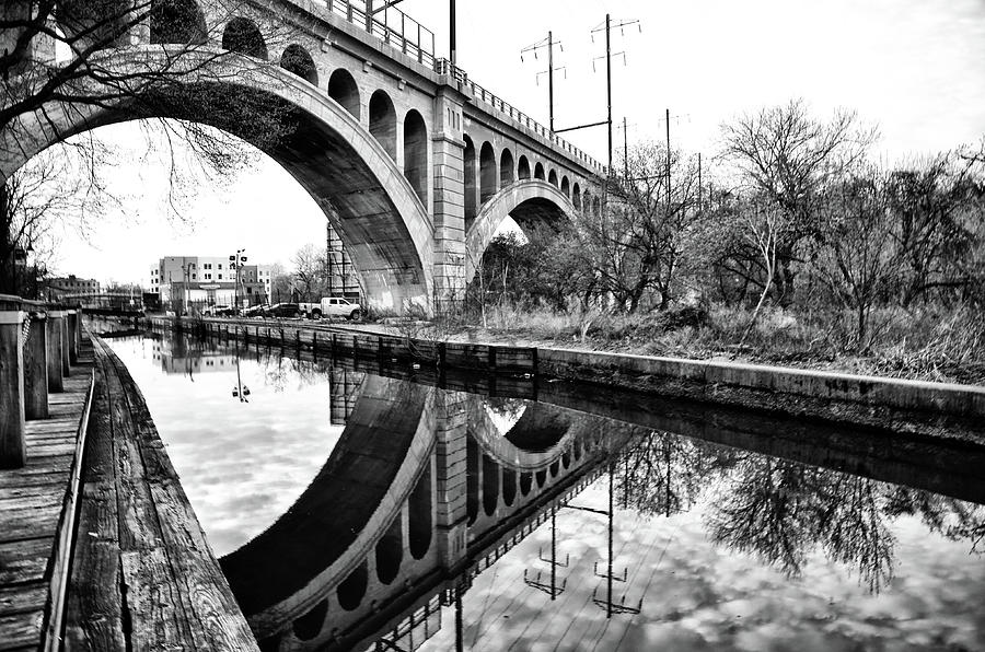 Black and White Philadelphia - The Manayunk Canal and Bridge Photograph by Bill Cannon