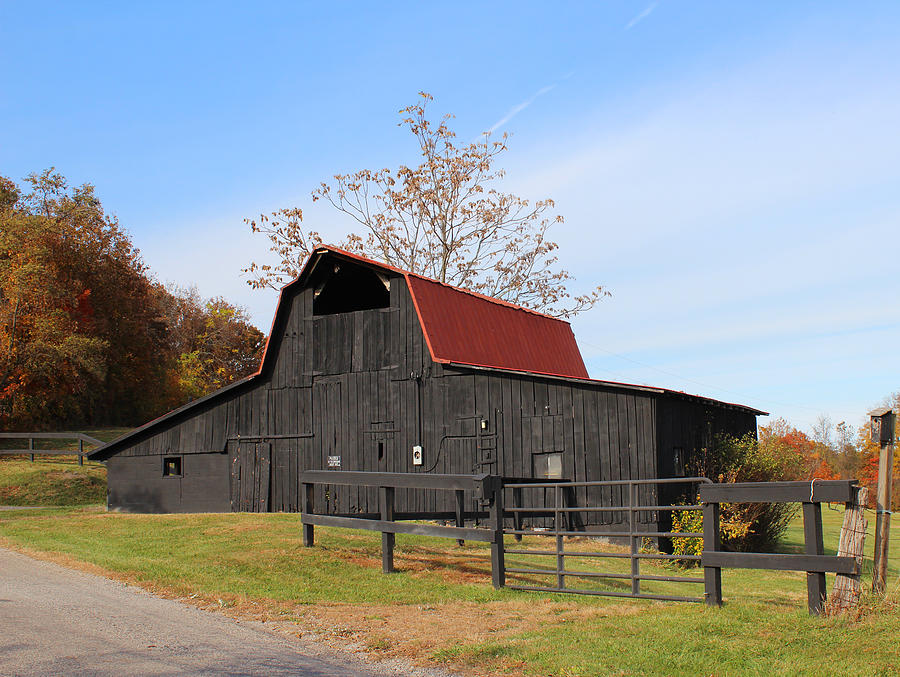 Black Barn, Red Roof Photograph by Lorraine Baum