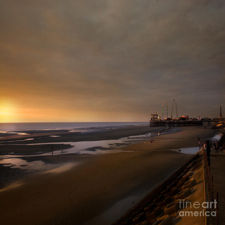 Blackpool Beach Photograph by Ang El