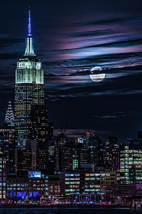 Blue Moon Rising Over Manhattan Photograph by Chris Lord