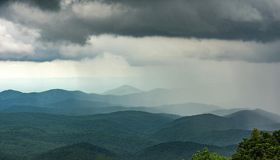 Blue Ridge Mountian Rain Photograph by David Hart