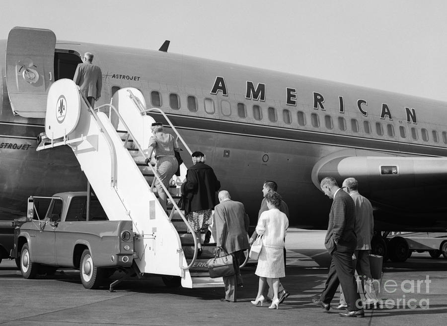 Boarding American Airlines Photograph by H. Armstrong Roberts/ClassicStock
