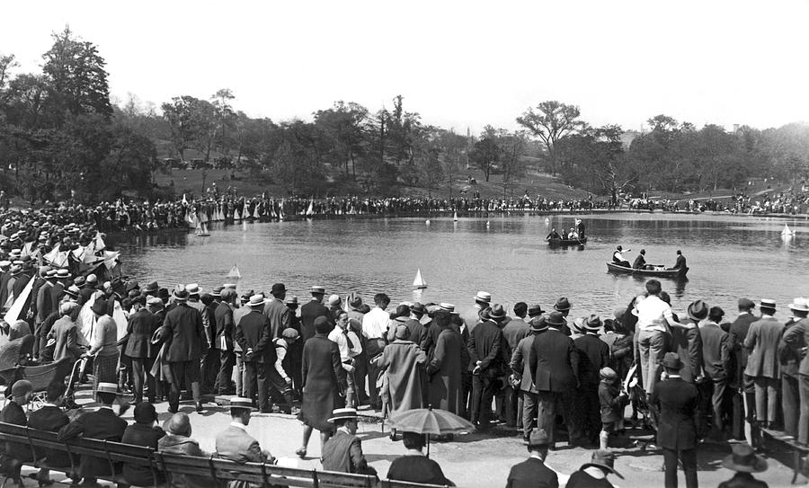 Boat Races in Central Park Photograph by Underwood Archives