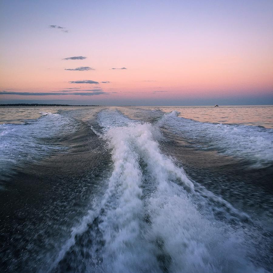 Albums 99+ Images A Bow Wave Is Produced When A Speed Boat Moves Excellent