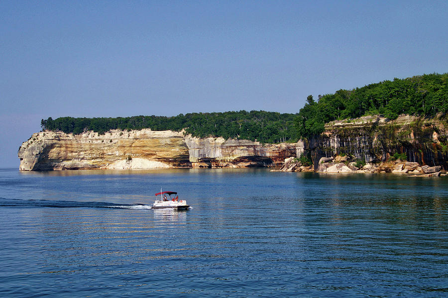 Boating Pictured Rocks National Lakeshore Upper Peninsula Michigan 18 Photograph by Thomas Woolworth