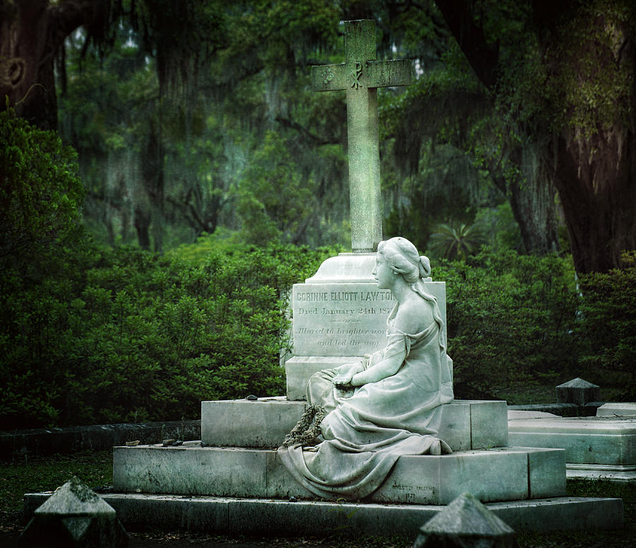 Bonaventure Cemetery Statue Photograph by Mark Andrew Thomas
