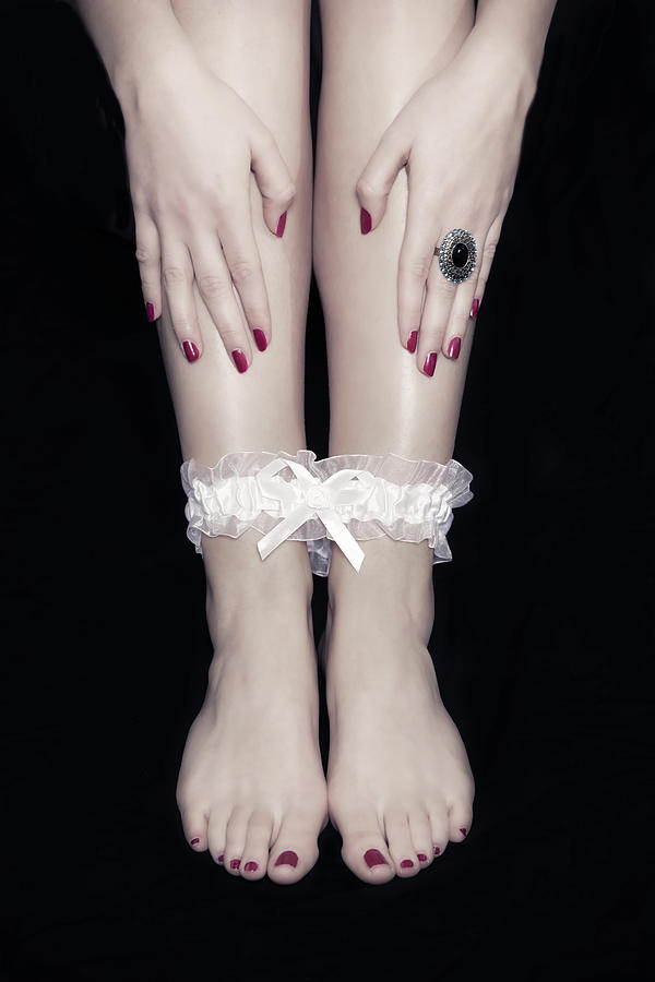 Nail Photograph - Bonded Legs by Joana Kruse