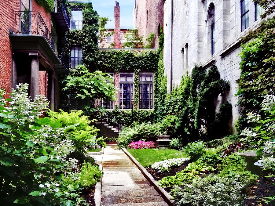 Boston MA - Hidden Garden Photograph by Susan Savad