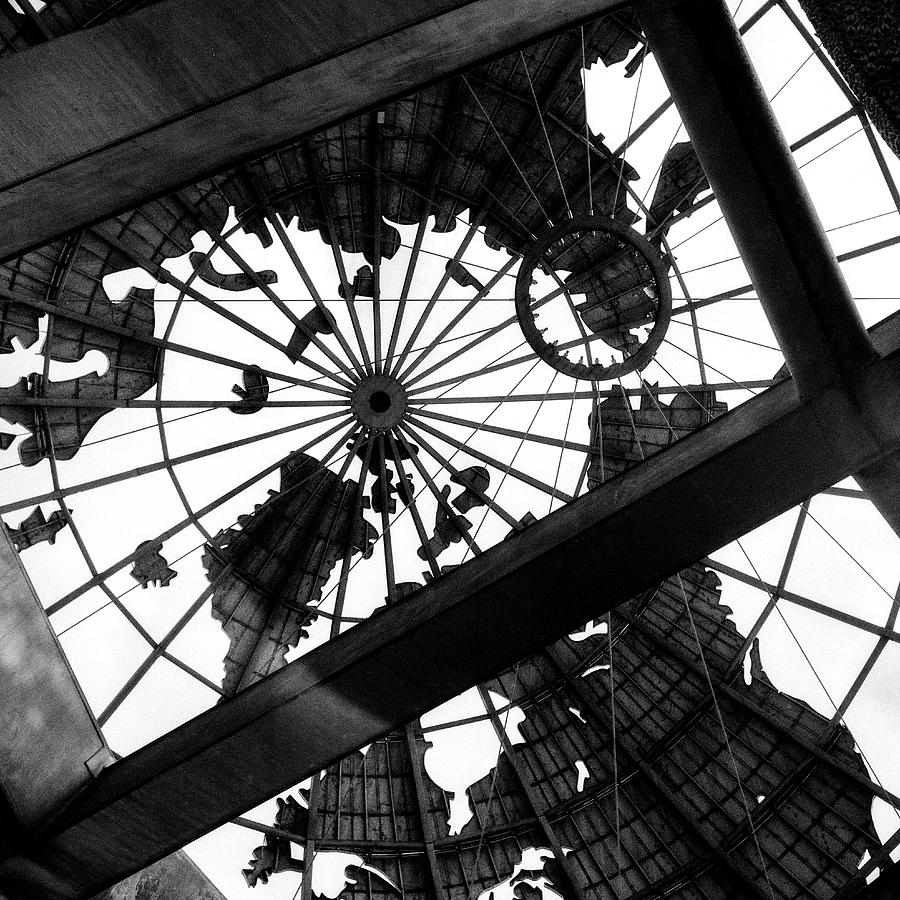 Unisphere Photograph - Bottoms Up by Chad Schaefer