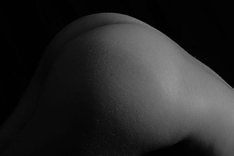 Nude Photograph - Bottoms Up by Ronny Keele