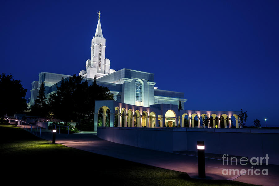 Bountiful Mormon LDS Temple at Twilight - Utah Photograph by Gary Whitton