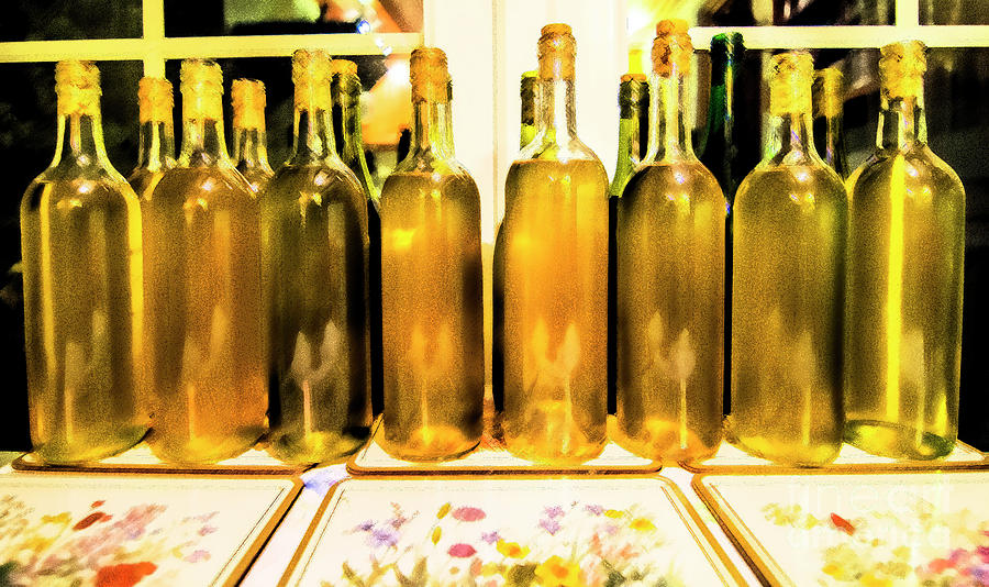 Bouteilles De Vin De Table Photograph