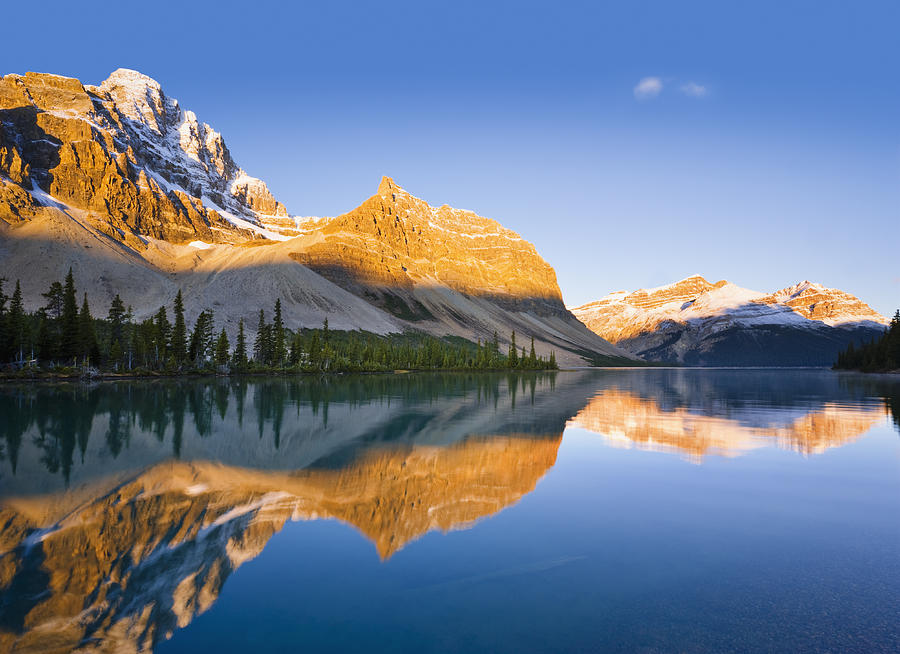 Bow Lake And Crowfoot Mountain Photograph by Yves Marcoux