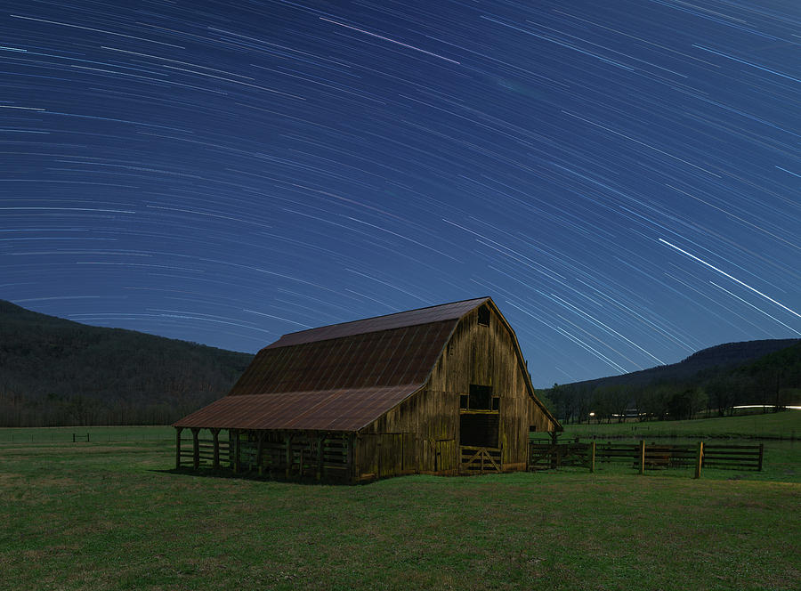 Boxley Valley Barn On A Clear Night Photograph by Hal Mitzenmacher