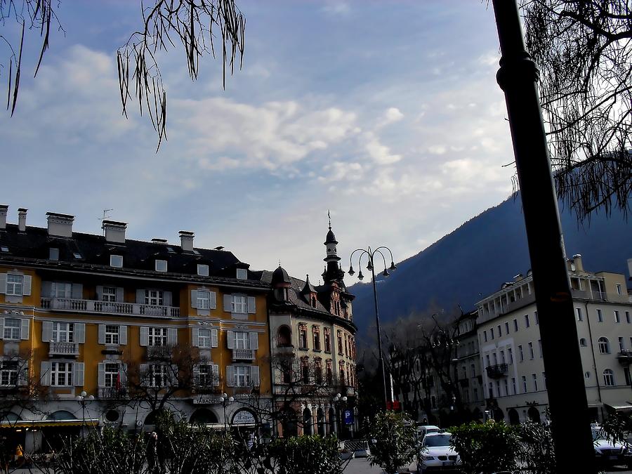 Bozen - Walther Platz II by Emiliano Giardini Bozen - Walther Platz II by Emiliano Giardini