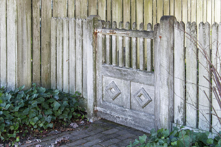 Brick House Tavern Gate Photograph by Teresa Mucha