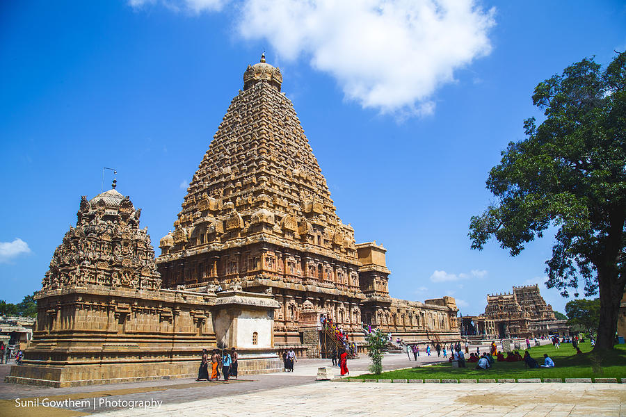 Brihadeshwara Temple Photograph by Sunil Gowthem