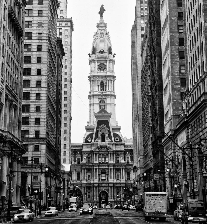 Broad Street at City Hall Photograph by Bill Cannon