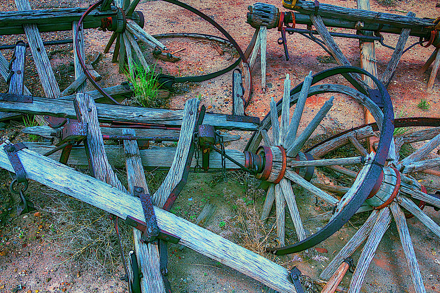 Broken Down Wagon Photograph by Garry Gay