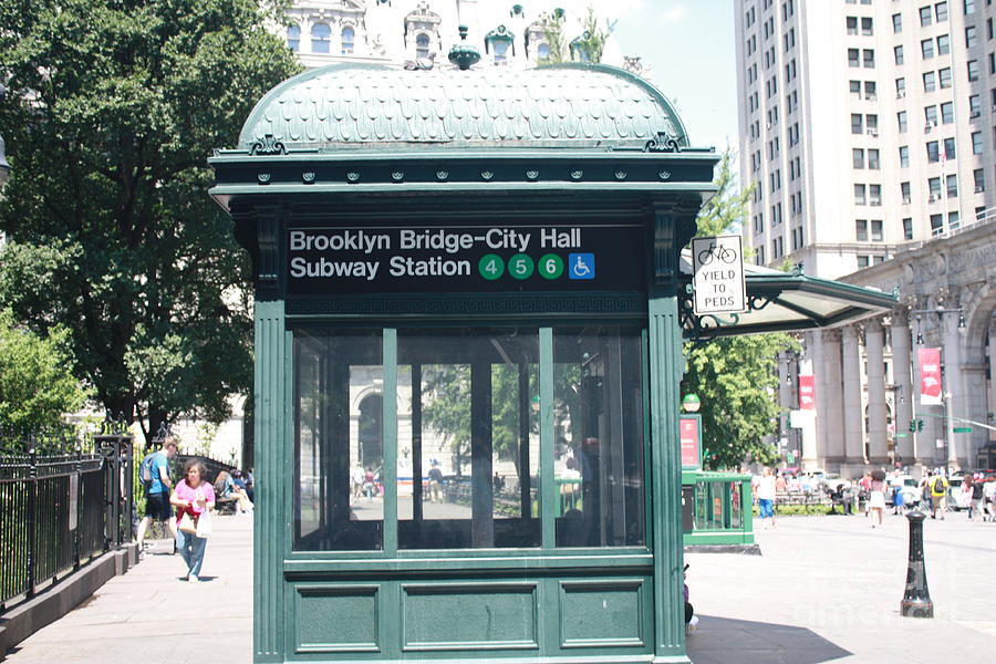 Brooklyn Bridge And City Hall Subway Station Photograph by John Telfer